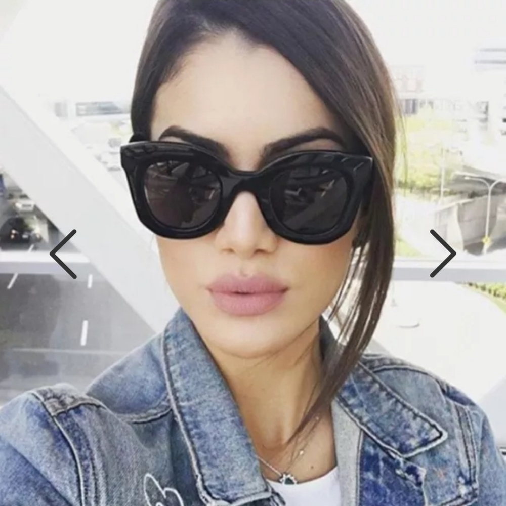 OVERSIZED DESIGNER STYLE SUNGLASSES 🕶😎Comes with SOFT CASE SHOWN